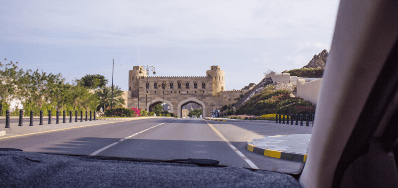 Rent a car from Dubai to Oman with eZhire