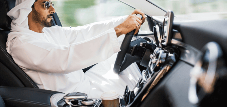 explore Dubai in luxury car